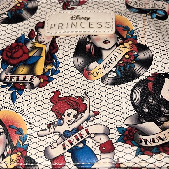 NEW Disney princess Ariel Belle SnowWhite Mulan Pocahontas Jasmine wallet makeup - Picture 8 of 17